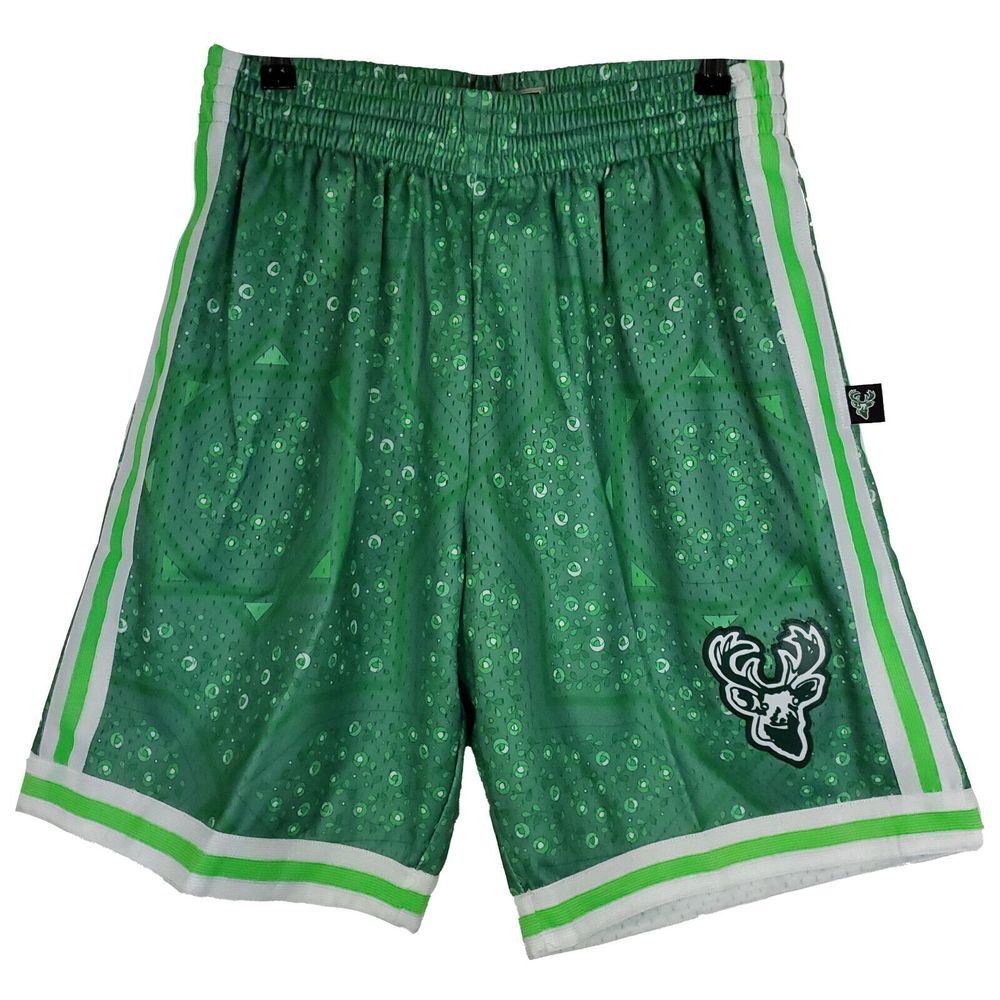 Milwaukee Bucks Uninterrupted Mitchell & Ness NBA M Medium Jersey Shorts NWT